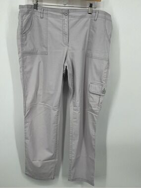 Liz Claiborne Light Gray Cropped Cargo Pants